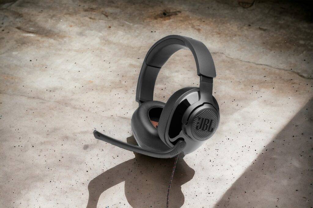 JBL Quantum 200 - Wired Over-Ear Gaming Headphone-viewbest-headphones.com