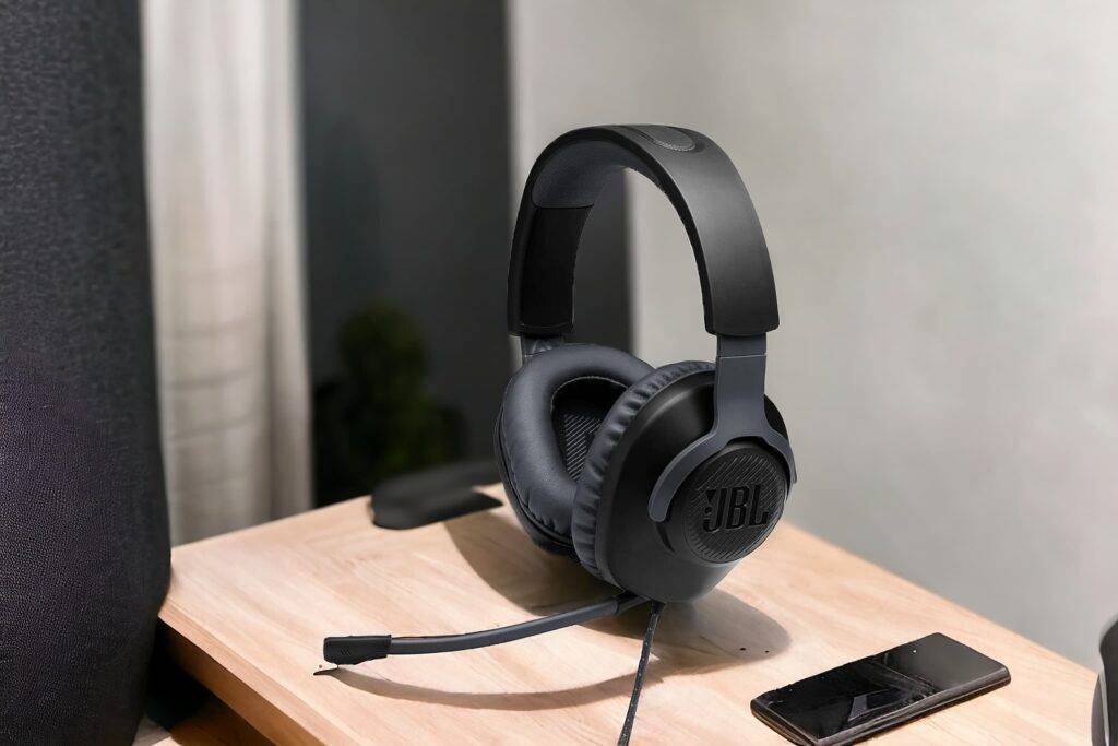 JBL Quantum 100 - Wired Over-Ear Gaming Headphone-viewbest-headphones.com