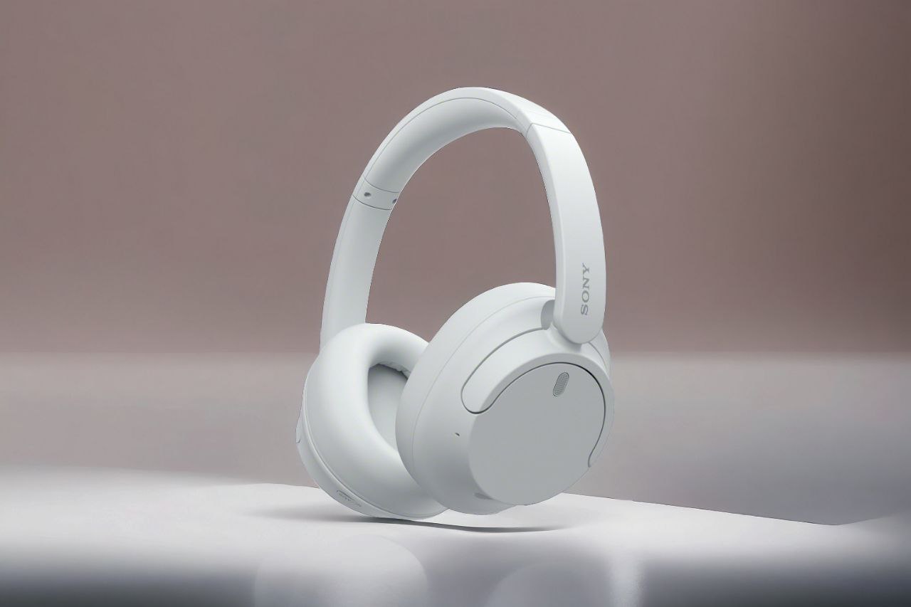 Sony WH-CH720N noise cancelling headphones with clear audio and effective noise reduction.